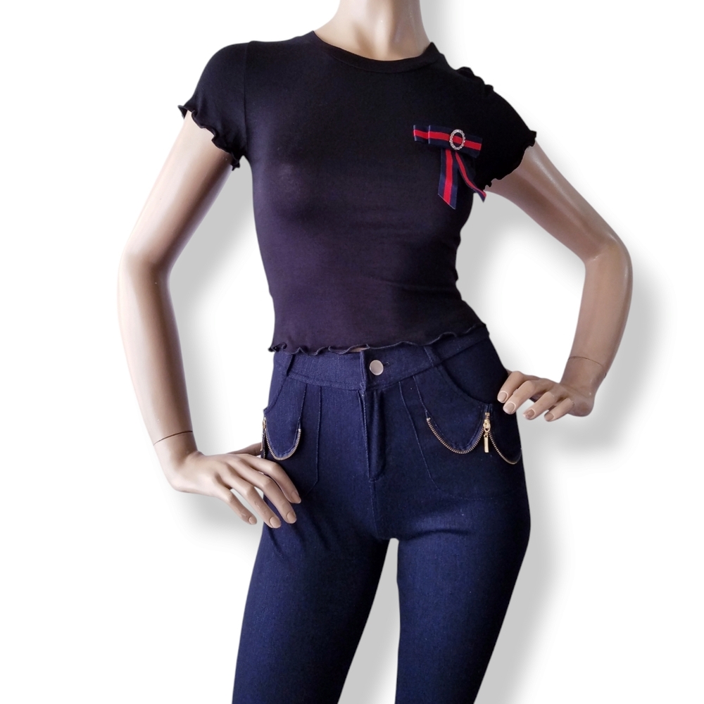 Black Lettucé Trim Top With Red & Blue Ribbon Broche Size Small by PinkBerry